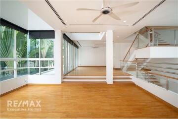 For Rent Single house 5 Bedrooms with pool in private compound  Sathorn