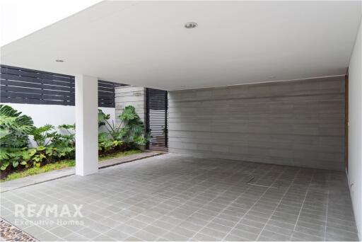 For Rent Single house 5 Bedrooms with pool in private compound  Sathorn