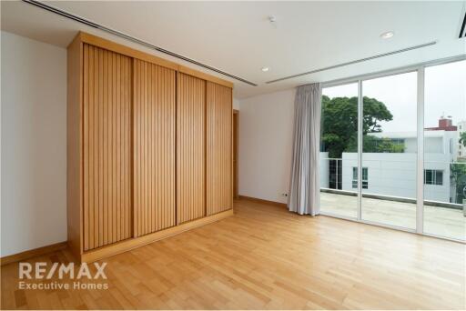 For Rent Single house 5 Bedrooms with pool in private compound  Sathorn
