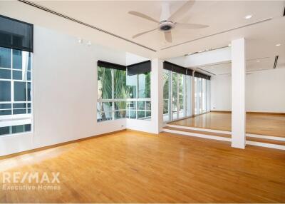 For Rent Single house 5 Bedrooms with pool in private compound  Sathorn