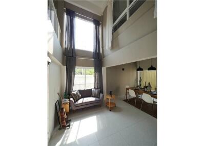 High Yield Modern Loft Style Townhouse in Secure Compound Sukhumvit 71 - For Sale with Tenant - 4 Beds Corner Unit