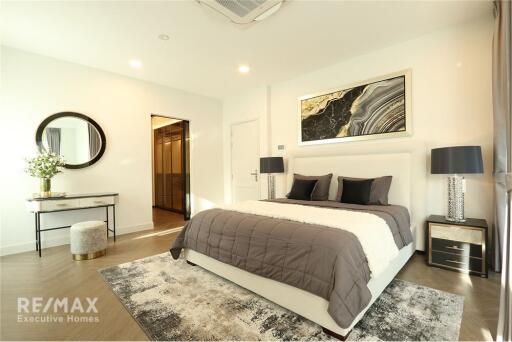 Luxury living in Nantawan Rama 9.