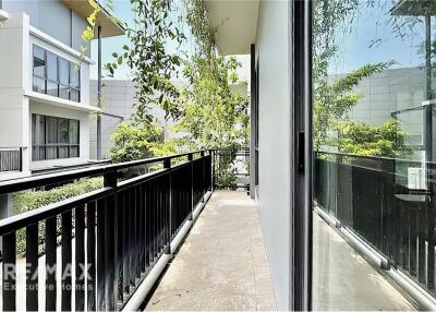 Available ! Pet-friendly - Modern house 4+1 Bedrooms in Super private compound in Sukhumvit 105 - Only 700m to  Bangkok Pattana school