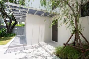 Private Corner House with Designer Elegance Near Ekkamai