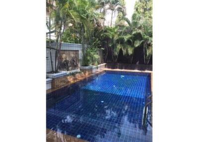 For Rent: A Stunning House with Private Pool in a Secure Compound at Sukhumvit 36!