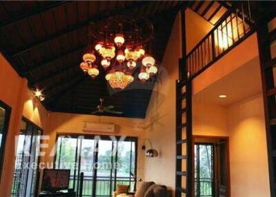 Designer Custom Built 2 bedroom Home Thai Style.