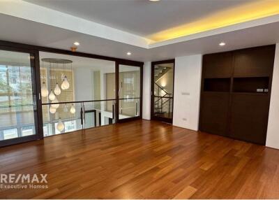 Modern 5-Story Townhouse at The Loft Sathorn | 3 Beds, 3.5 Baths, Maid Room, Ample Parking