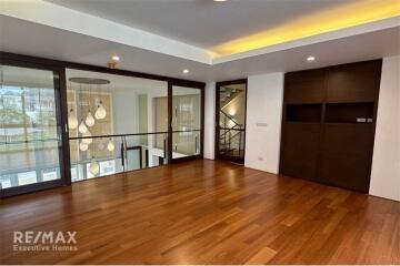 Modern 5-Story Townhouse at The Loft Sathorn  3 Beds, 3.5 Baths, Maid Room, Ample Parking