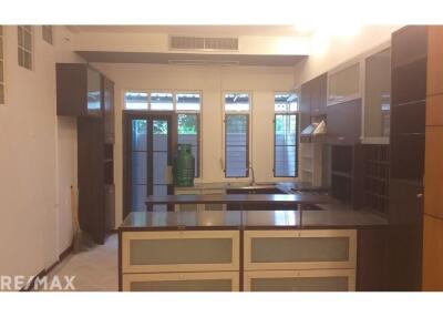 For Sale: Modern 4-Storey Townhouse in Private Compound, Sukhumvit 49