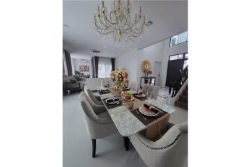 For Rent Moder luxury single house in private compound Nantawan Rama9 - 4 Beds