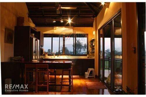 Exquisite Thai Style 2-Bedroom Detached House with Guesthouse