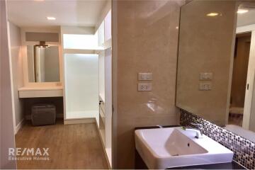 Renovated 3BR Townhouse in Sukhumvit 63: Ideal for Home Office
