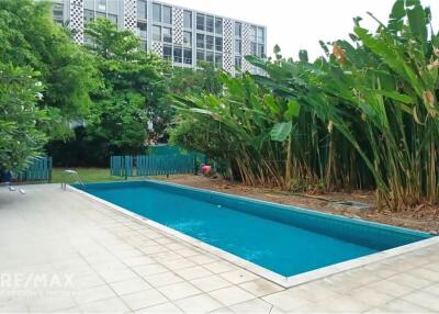 Luxurious 4-Bedroom Detached House with Pool near BTS Phrom Phong