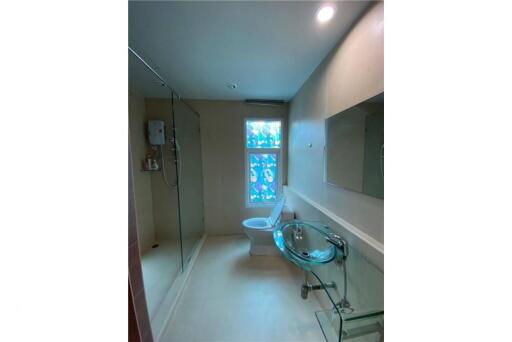 For Sale : House 3 Bedrooms in Sukhumvit, Thonglor  Close to Samitivej Hospital