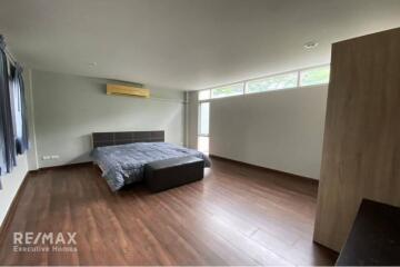 For Sale : House 3 Bedrooms in Sukhumvit, Thonglor  Close to Samitivej Hospital