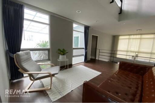 For Sale : House 3 Bedrooms in Sukhumvit, Thonglor  Close to Samitivej Hospital