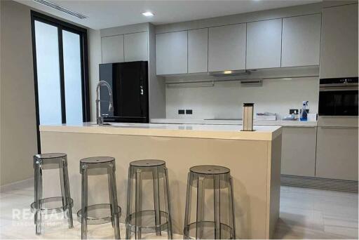Spacious and Luxurious 4BR City House for Rent in Quarter 31, Sukhumvit 31