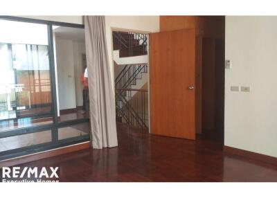 Private Townhouse For Rent Near Emquartier