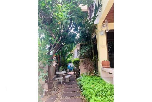 Single house in Sathorn area for RENT!!! 90K per Month