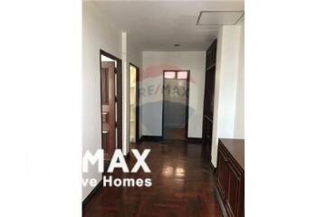 Available PET Freindly Townhouse 4 Beds For Rent In Sathorn Soi 3