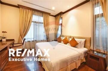 For rent single house 5 bedrooms in nice compound Sathorn