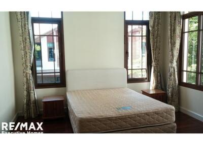 Single house with private swimming pool 4 bedrooms Sukhumvit 67