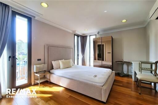 Luxury townhouse 4 bedrooms with private pool in Sukhumvit 49