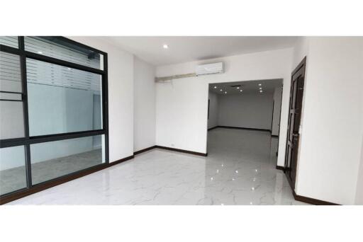 Brand New Huge Home Office For Rent - Phra Kanong