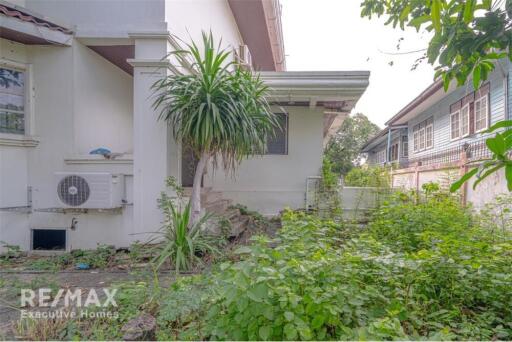 Prawet Large Land with House  - Hot Price!!