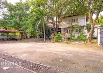 Villa wth Land Sale Prawet - Close to Suvarnabhumi