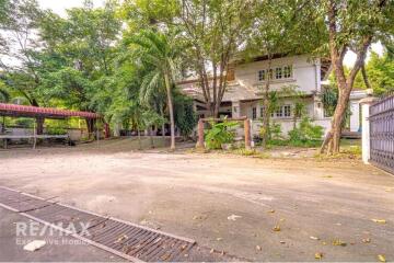 Prawet Large Land with House  - Hot Price!!