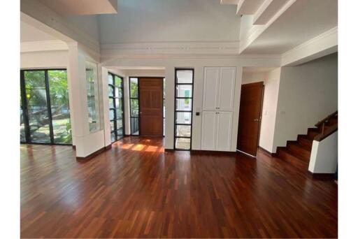 Large Garden House Thonglor 25