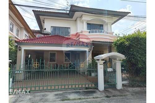 2-Storey Detached House with Garden - Punnawithi BTS - Sukhumvit 101