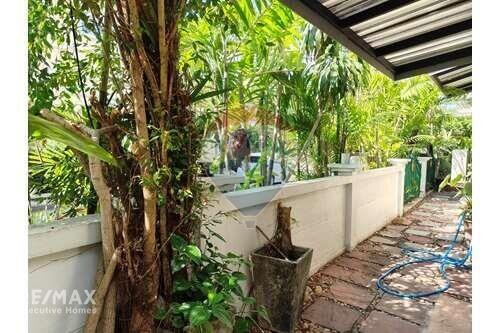 2-Storey Detached House with Garden - Punnawithi BTS - Sukhumvit 101