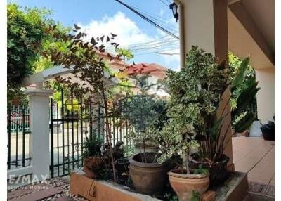 2-Storey Detached House with Garden - Punnawithi BTS - Sukhumvit 101