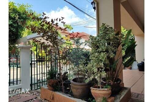 2-Storey Detached House with Garden - Punnawithi BTS - Sukhumvit 101