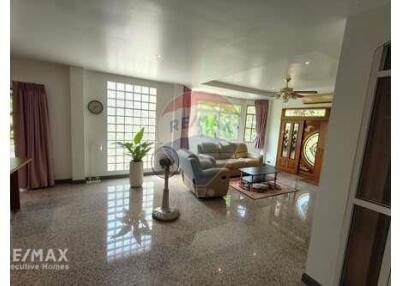 2-Storey Detached House with Garden - Punnawithi BTS - Sukhumvit 101