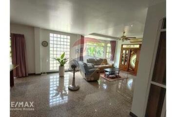 2-Storey Detached House with Garden - Punnawithi BTS - Sukhumvit 101