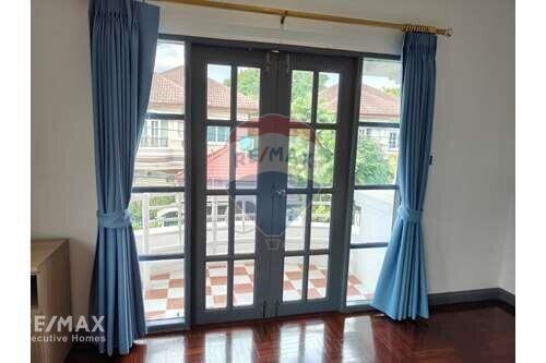 2-Storey Detached House with Garden - Punnawithi BTS - Sukhumvit 101