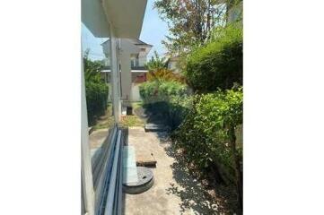 Single House Partial Furnished, Bangna KM7 3 Beds only 35,000 THB per month