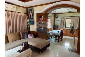 Luxury lagoon home for sale at 5.95M Baht.