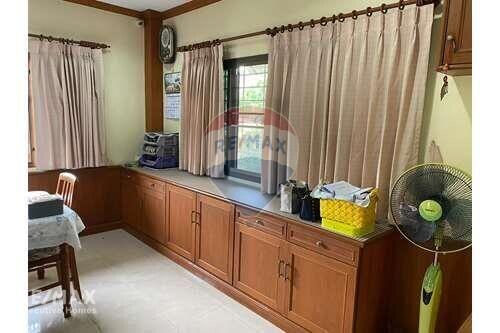 Luxury lagoon home for sale at 5.95M Baht.