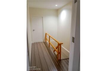 Townhouse for rent  Asok BTS pet allowed