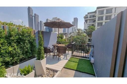 Charming 3 Bed Townhouse for Rent with Private Yard in Thonglor Sukhumvit 55 - Small Pet Allowed