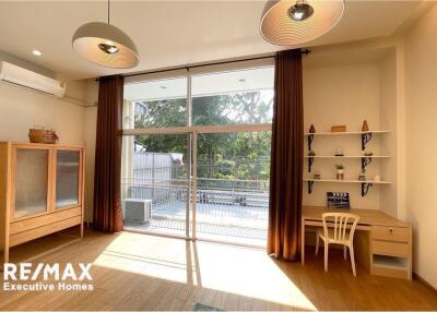 Modern Townhouse with 4 Bedrooms, Maid