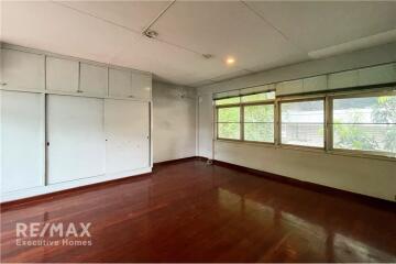 House with space 2 storeys Ideal for restaurants or spa close to BTS Thonglor.