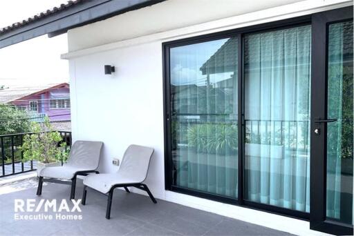 A modern house and facilities with great value and easy access from Bangna Trat 39 to Sukhumvit Road.