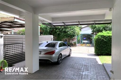 A modern house and facilities with great value and easy access from Bangna Trat 39 to Sukhumvit Road.