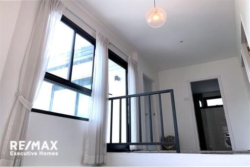 A modern house and facilities with great value and easy access from Bangna Trat 39 to Sukhumvit Road.