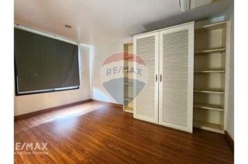 Large 4BR house near BTS Phrom Phong for rent